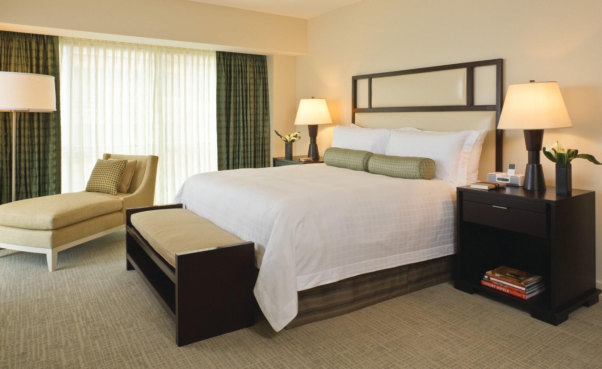 Four Seasons Hotel 5*